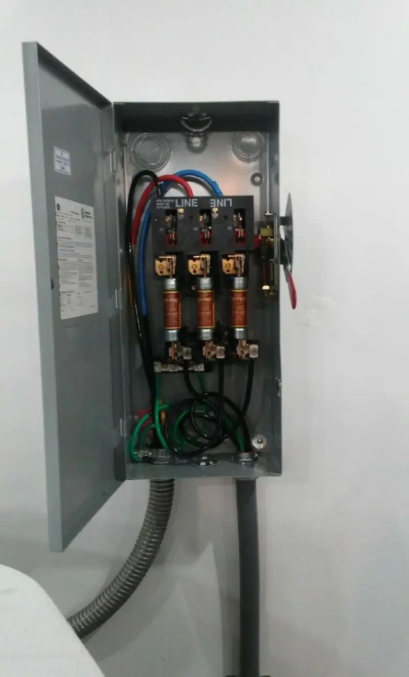 Three-phase disconnect switch installed for Smoke Detector Installation in Coquille